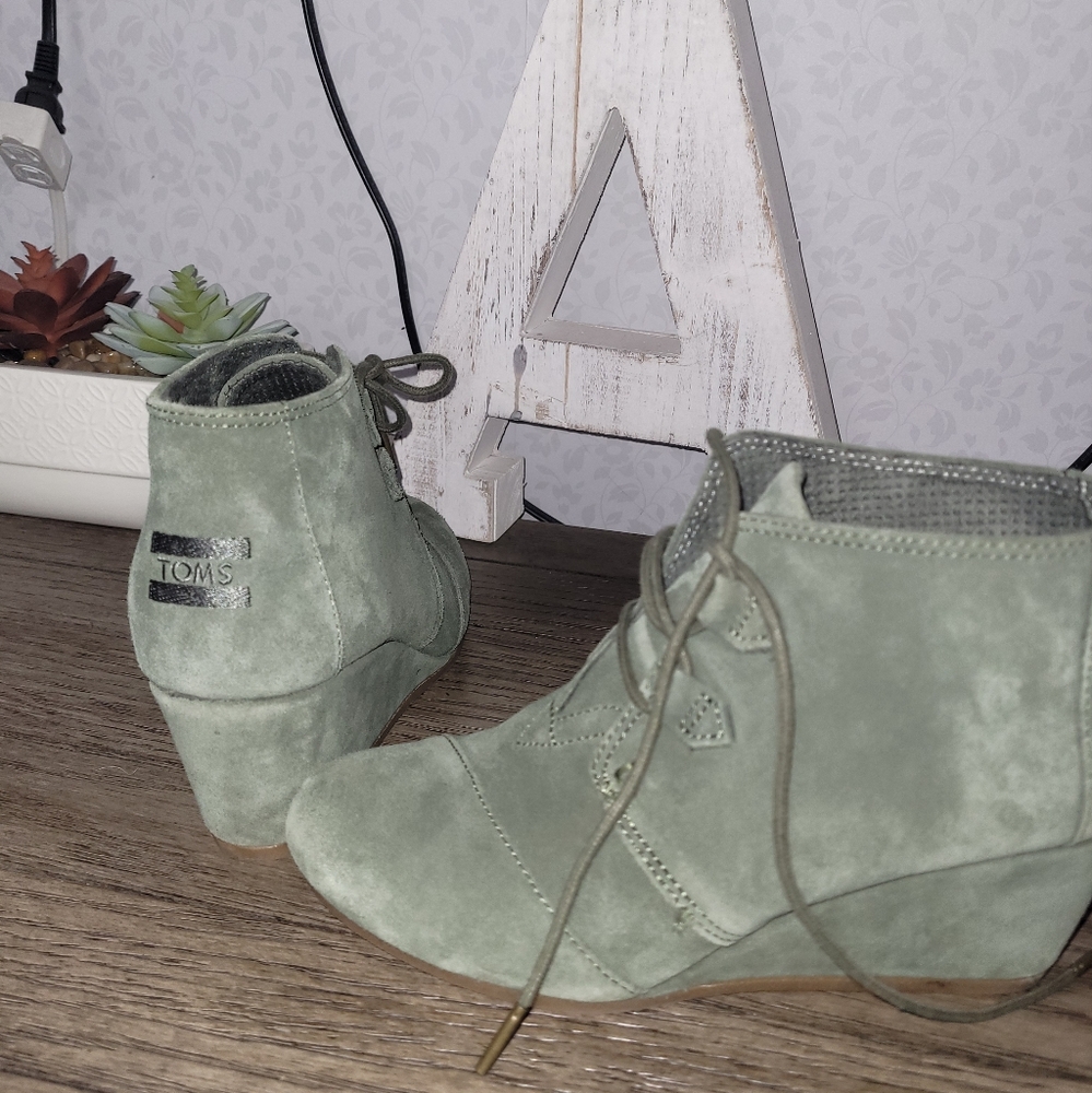 Toms Green Suede Wedge Booties